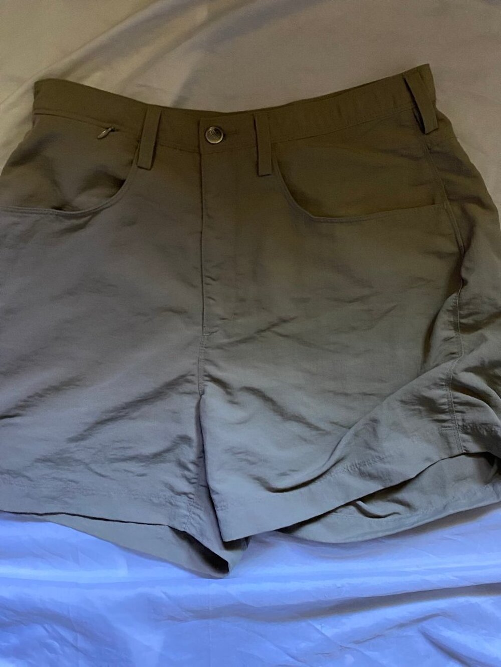 The North Face Khaki Flat Front Regular Fit Cargo Shorts Women's Size 12
